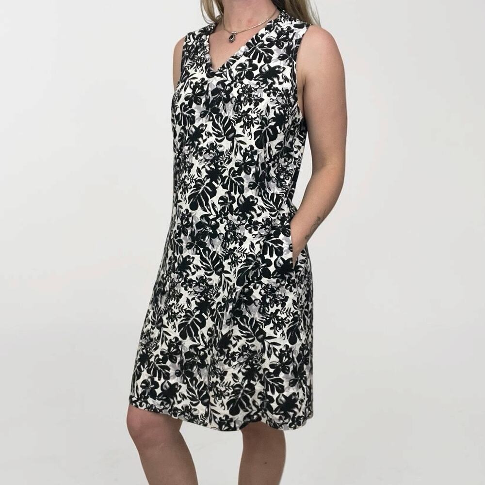Briggs Black & White Floral Print Mini Dress